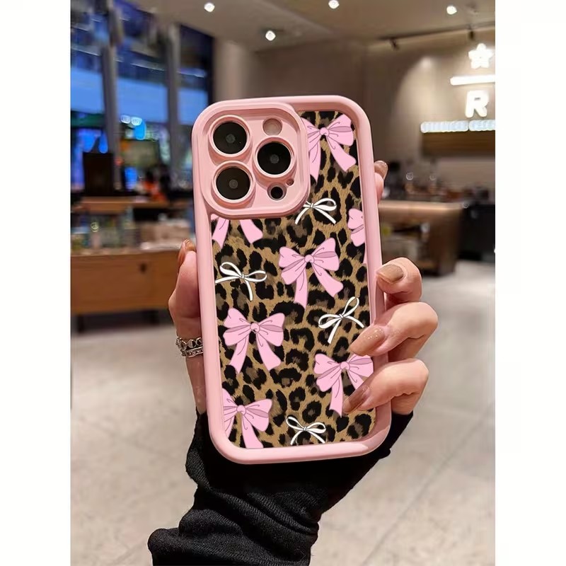 Apple Iphone 16 - Leopar Desenli Fiyonklu Telefon Kılıfı iPhone